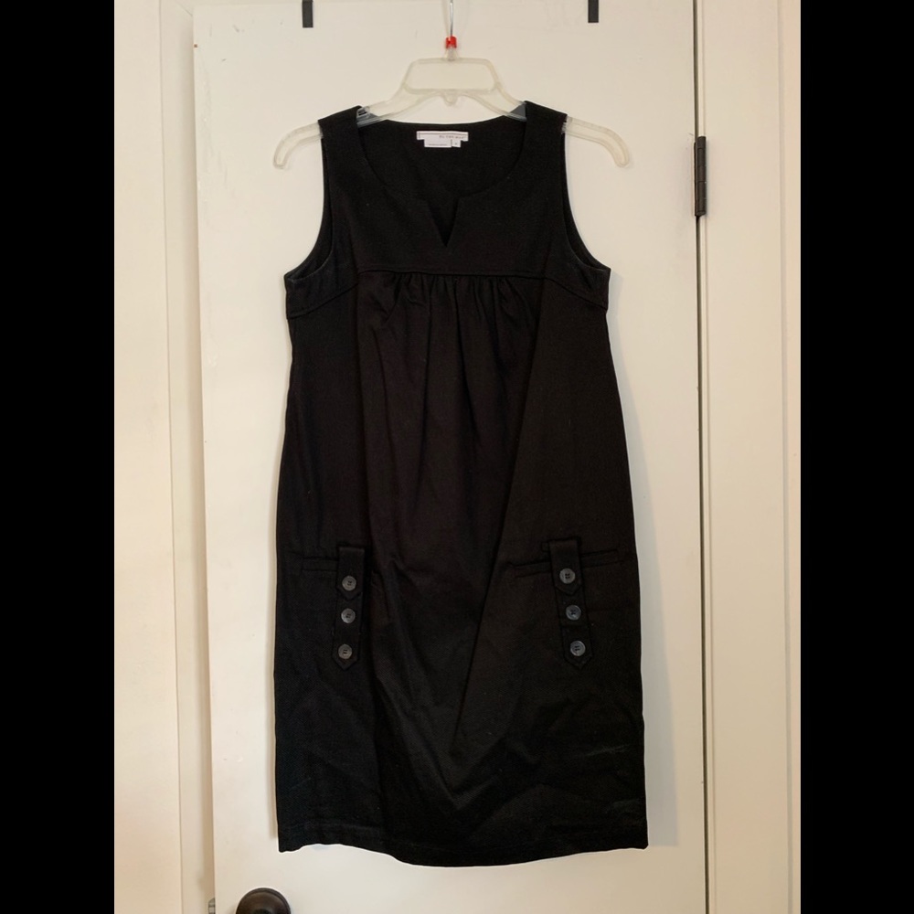 Black sleeveless shift dress